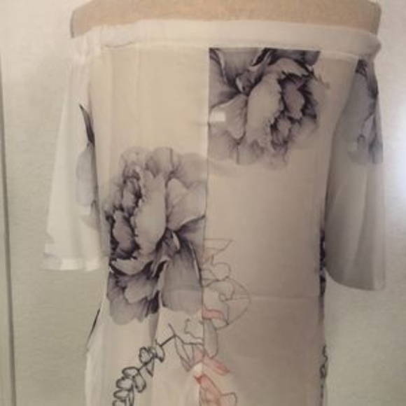 Off The Shoulder Bold Flower Print Strapless Top - Picture 6 of 6